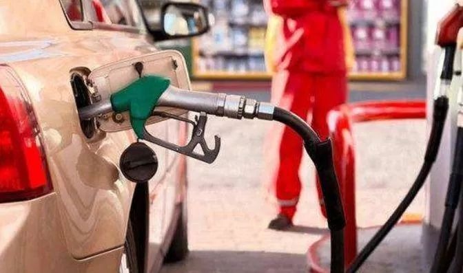 Les prix du pétrole devraient baisser pour la cinquième fois cette année