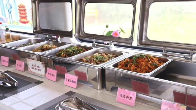 You can have a buffet on the train! All freshly cooked dishes-event-TAG recommendation