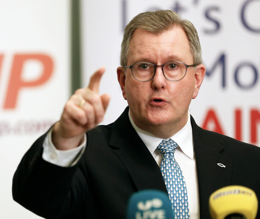 Royaume-Uni L'Hypocrisie d'un Politicien Nord-Irlandais Exposée; Législateur Anti-Gay Condamné pour Violences Sexuelles Royaume-Uni L'Hypocrisie d'un Politicien Nord-Irlandais Exposée; Législateur Anti-Gay Condamné pour Violences Sexuelles