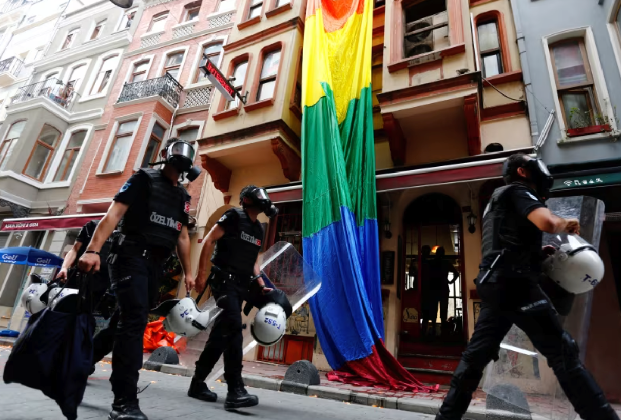 土耳其突襲LGBTQ+團體 至少63人遭拘留 土耳其突襲LGBTQ+團體 至少63人遭拘留
