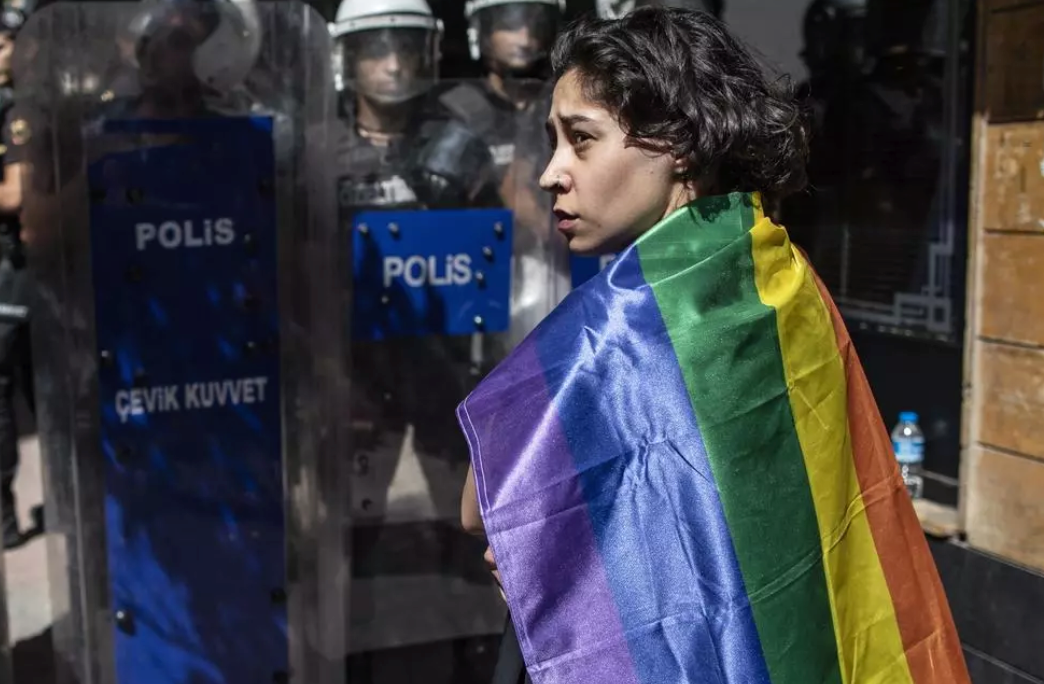土耳其突襲LGBTQ+團體 至少63人遭拘留 土耳其突襲LGBTQ+團體 至少63人遭拘留
