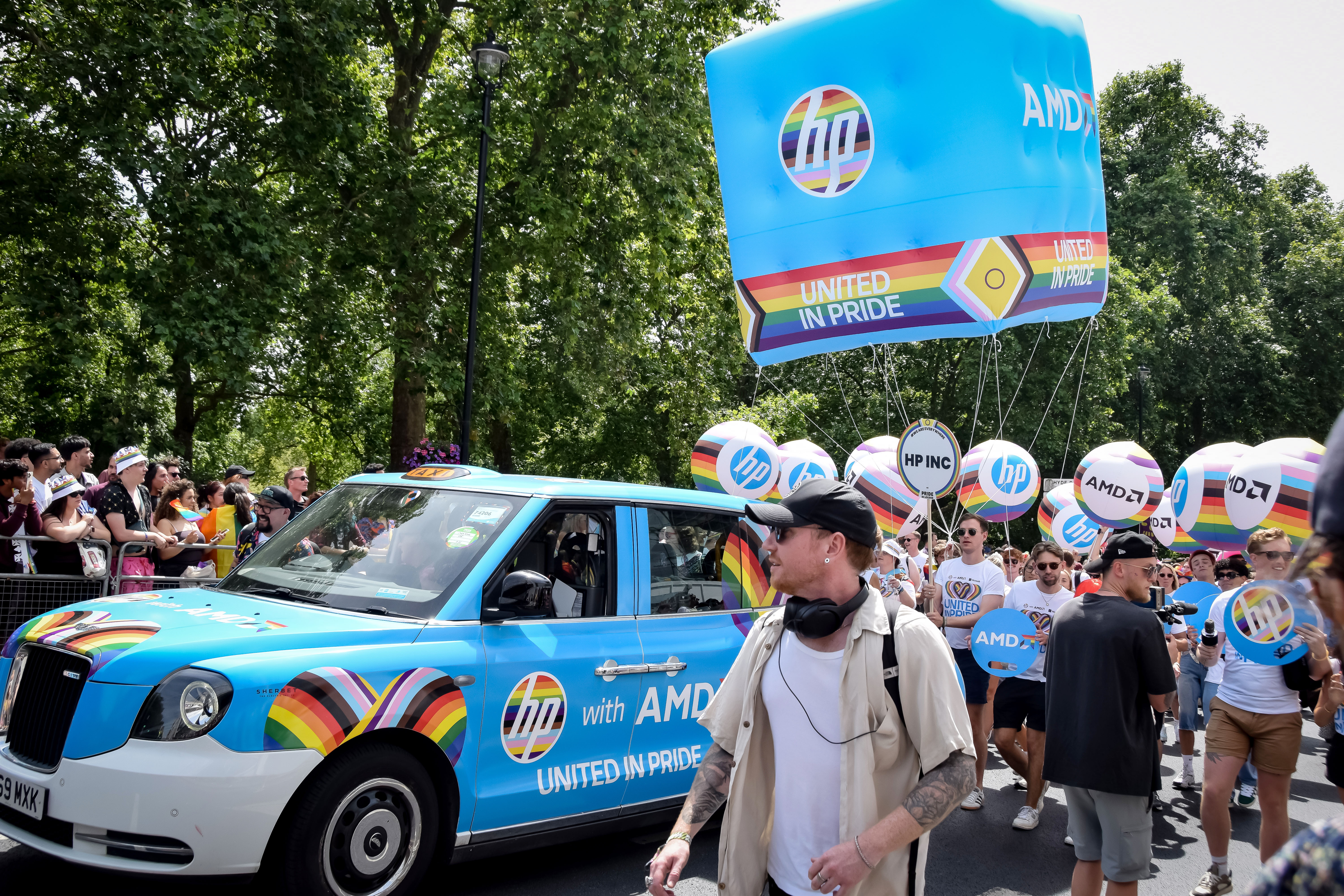 英國倫敦突查偽造性少數身分犯罪團夥 英國倫敦突查偽造性少數身分犯罪團夥