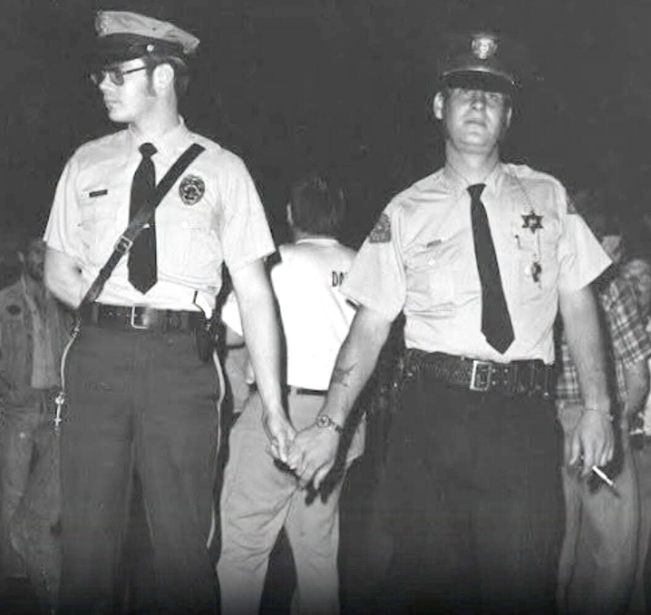 US: Historic 1972 Los Angeles Pride Photo Shows Officers Holding Hands