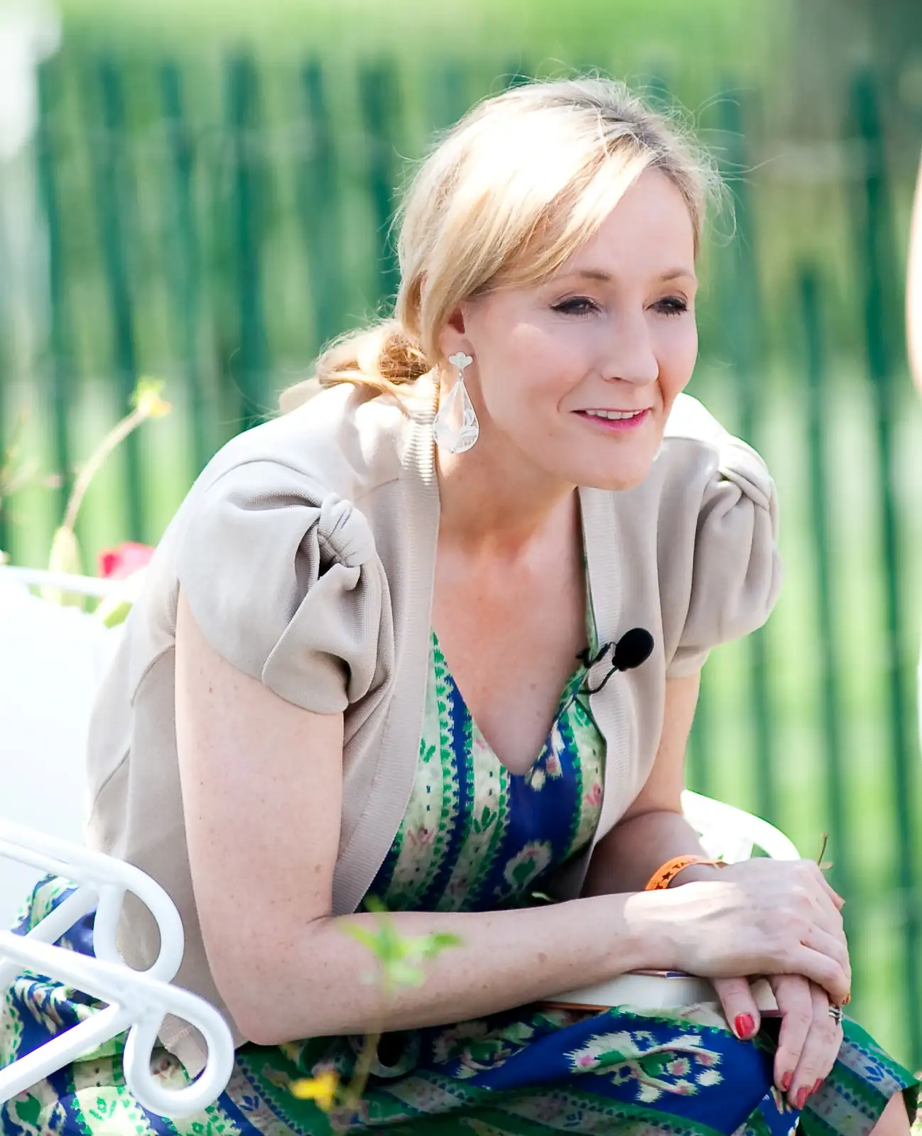 UK: J.K. Rowling Reaffirms Views on Transgender Issues in New Essay J.K. Rowling reading at the White House Easter Egg Roll, 2010