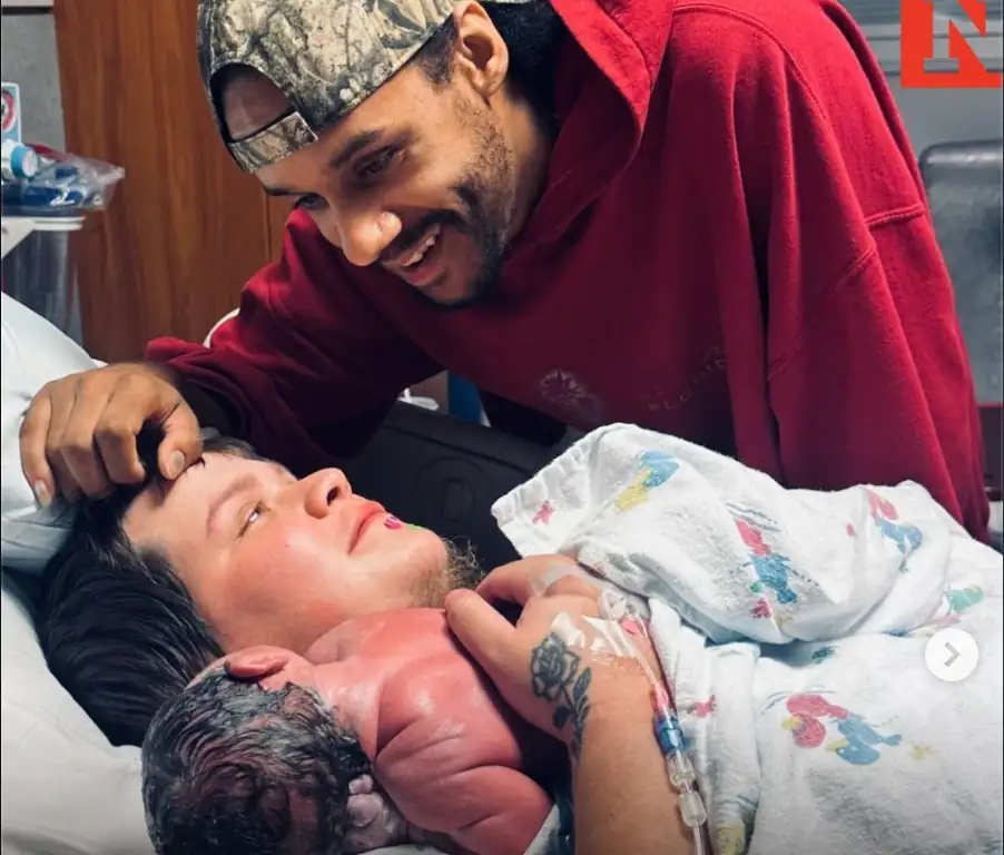 US: Newsweek Highlights Transgender Father's Journey of Carrying and Giving Birth