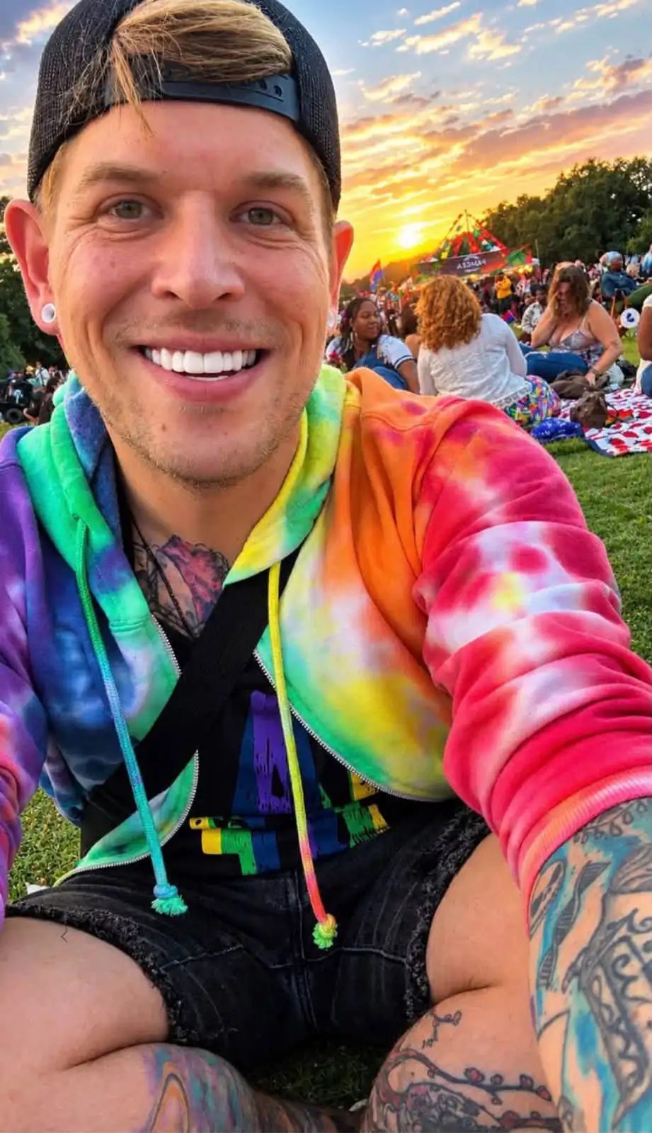 US: Savannah Pride Attendee's Reflection on Boy's First Pride Resonates Widely